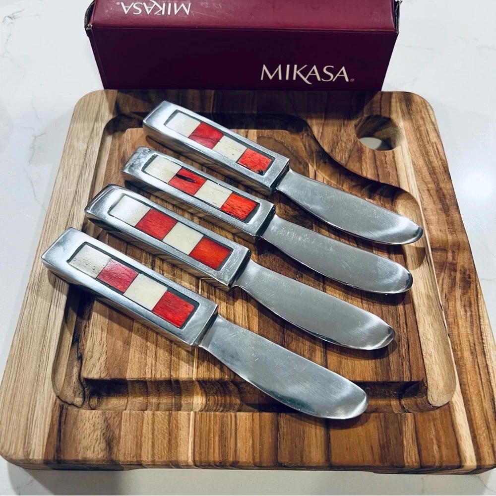 Mikasa Carnival Holiday Set of 4 Spreaders DPK02-417